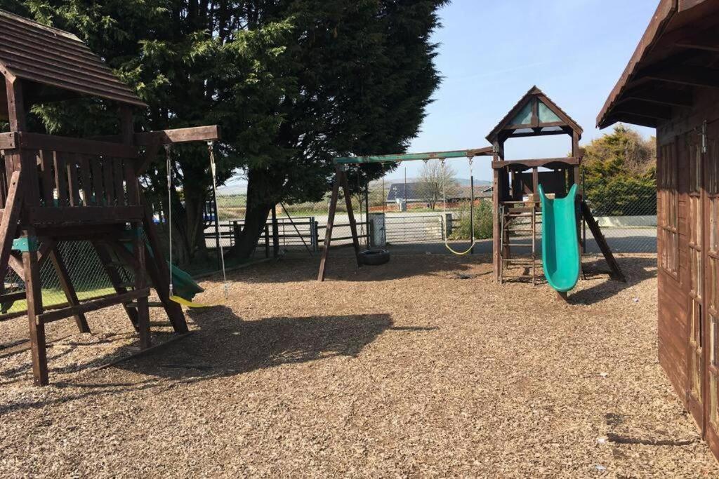 Chalet 2 Bed -gower Village - Dog Friendly *
