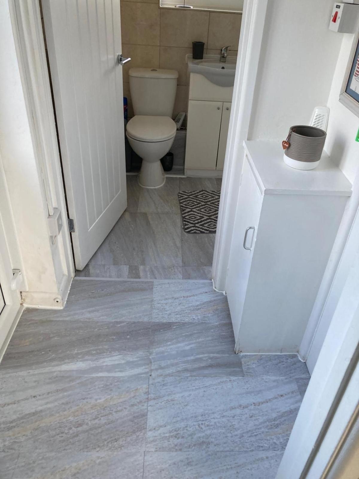 Chalet 2 Bed -gower Village - Dog Friendly Swansea