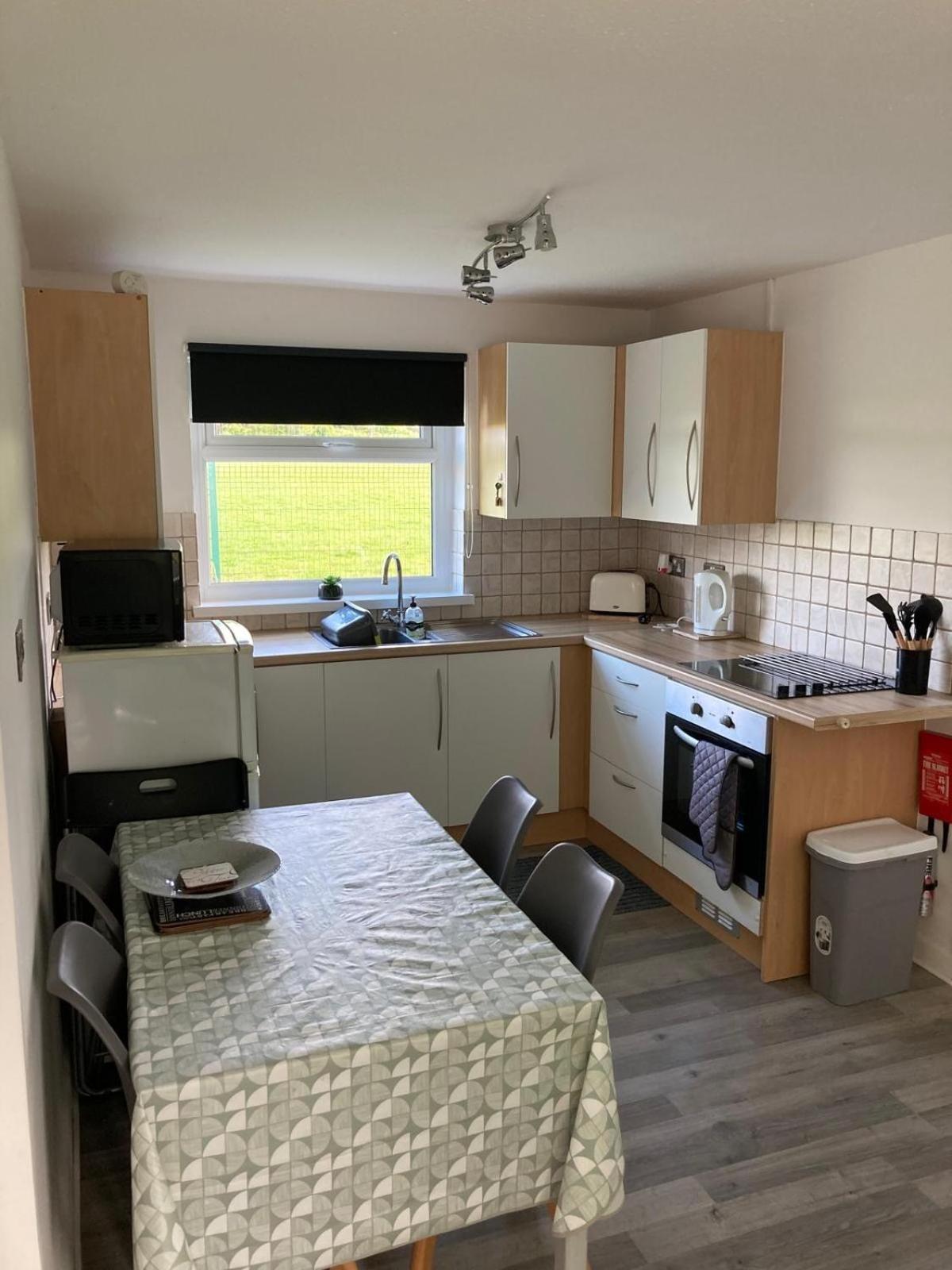 2 Bed -gower Village - Dog Friendly Chalet