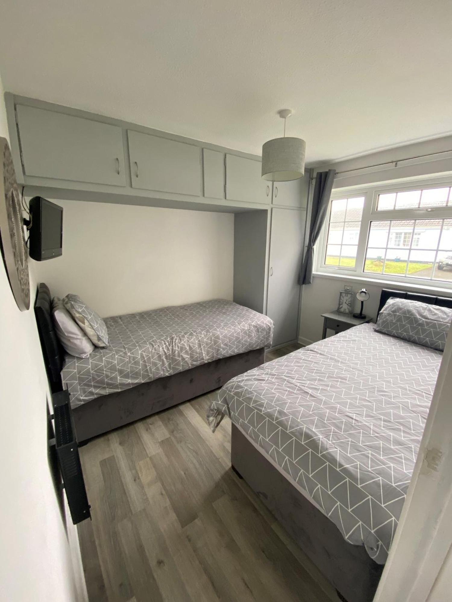 2 Bed -gower Village - Dog Friendly Chalet Swansea